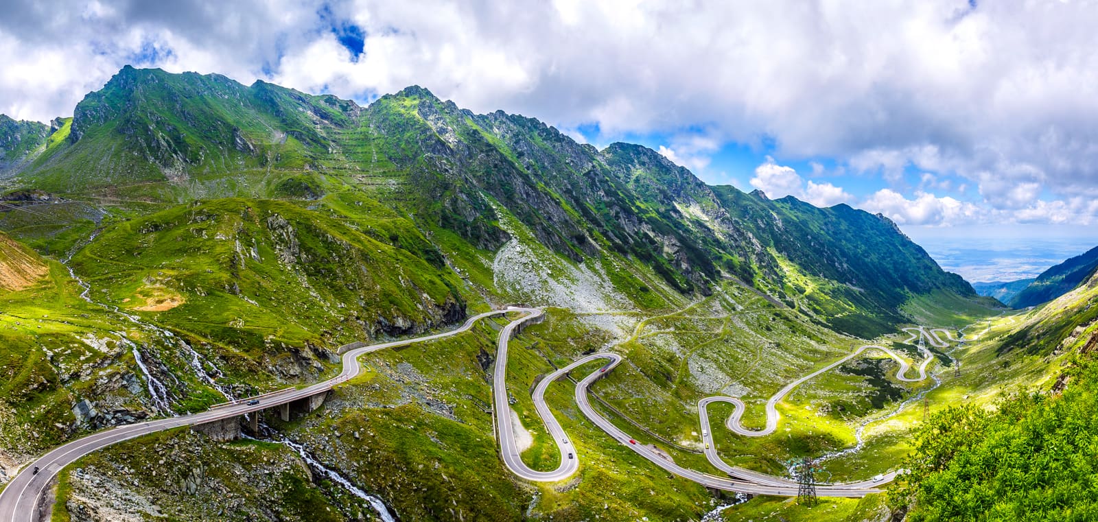 The Transfăgărășan’s hairpins stacked up the mountainside below Bâlea Lac.